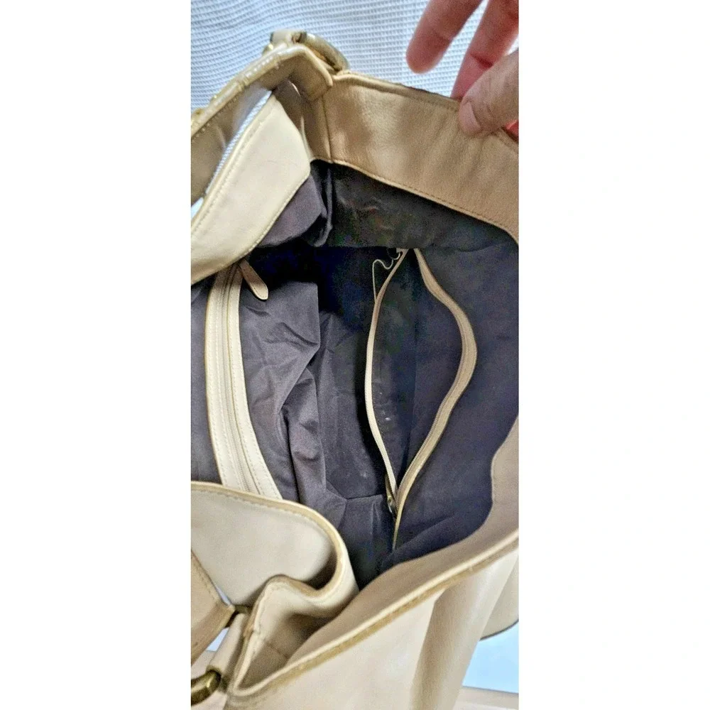 Vintage Cole‎ Haan large beige leather hobo bucket purse one handle bag